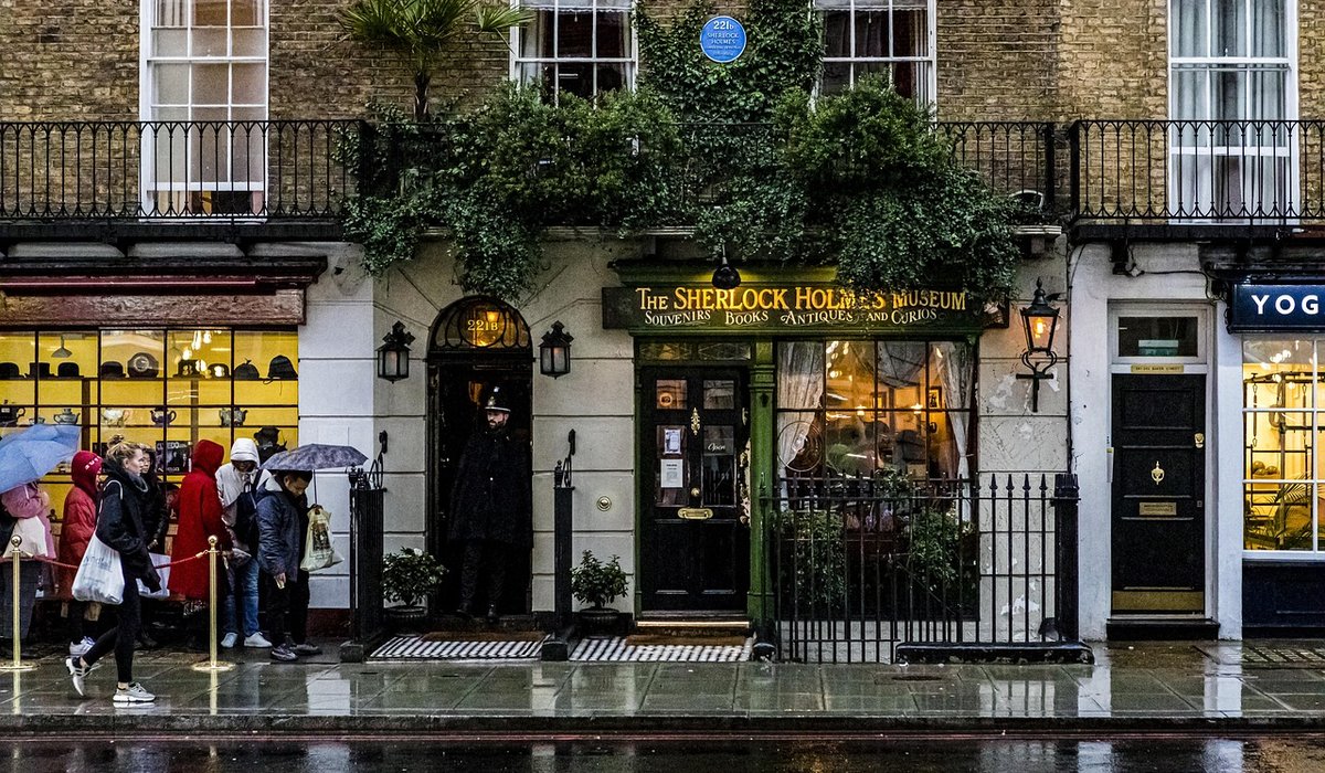 How to Pack Light for a Rainy British Getaway