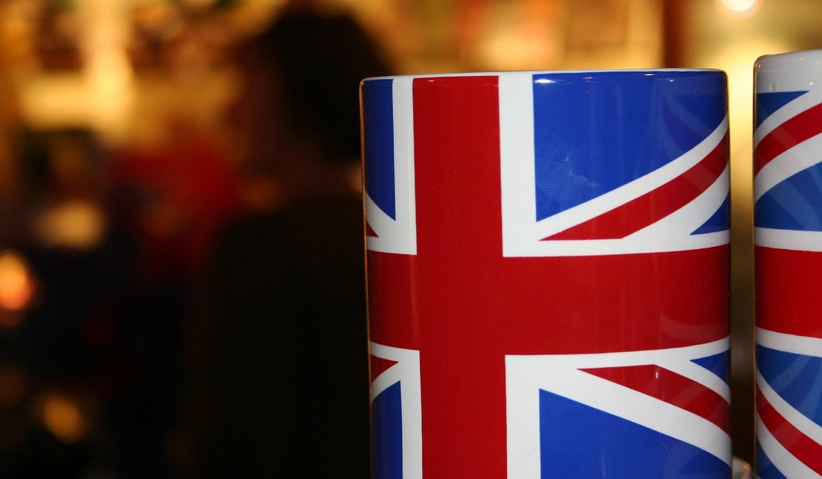 How to Survive a British Queue Without Losing Your Temper